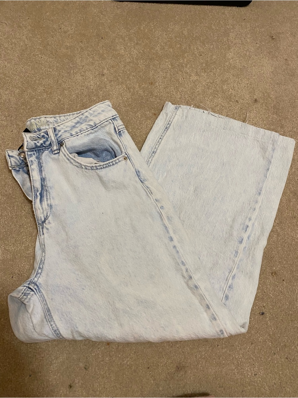 Light wash high waisted wide leg jeans size 3